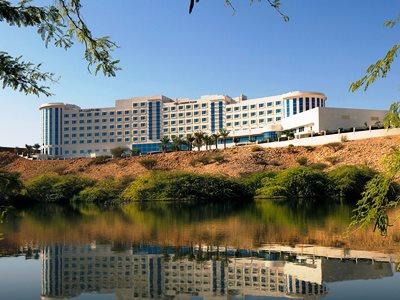 Hotel Crowne Plaza Ocec By Ihg Masqat