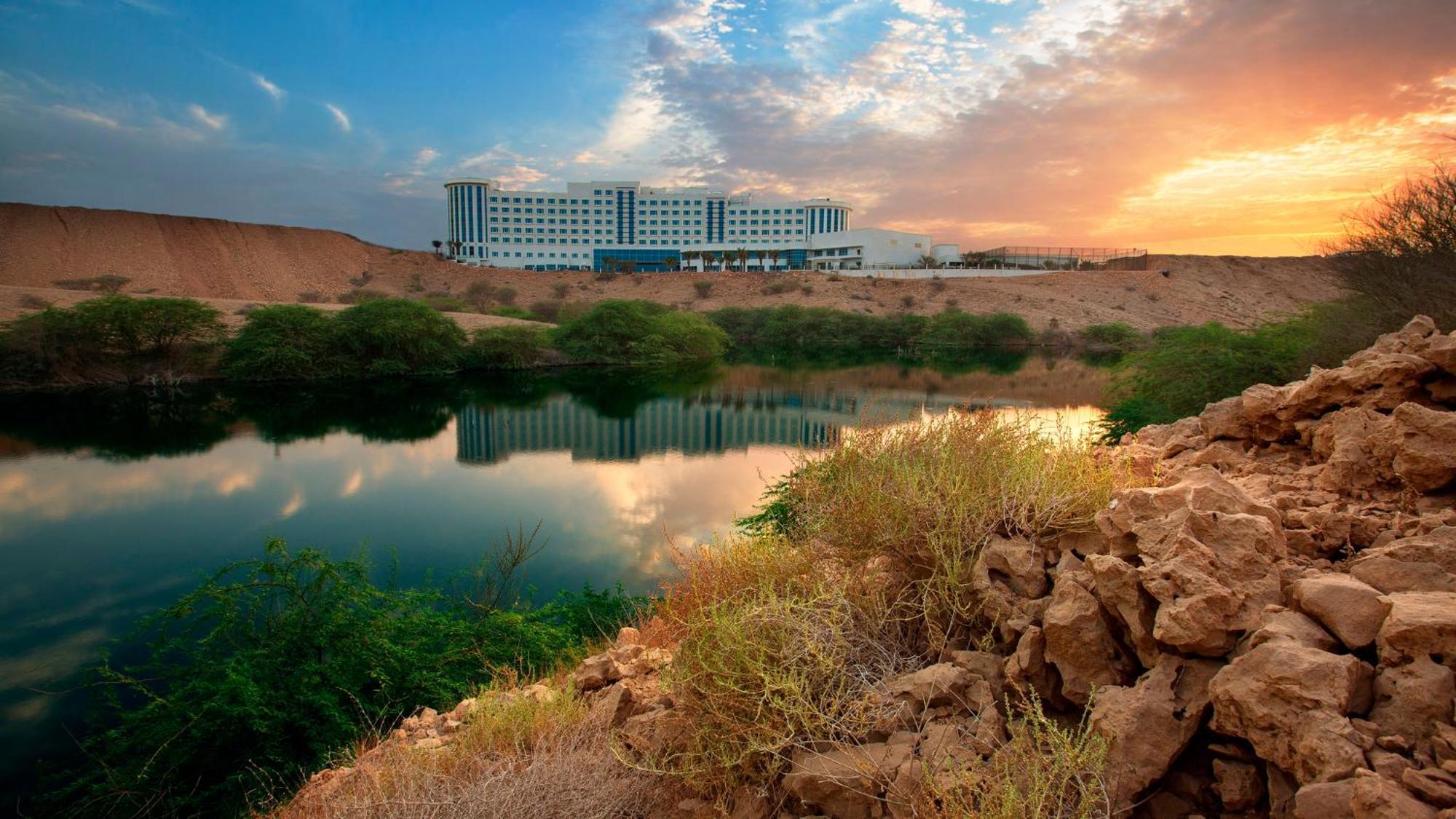 Crowne Plaza Ocec By Ihg Hotel
