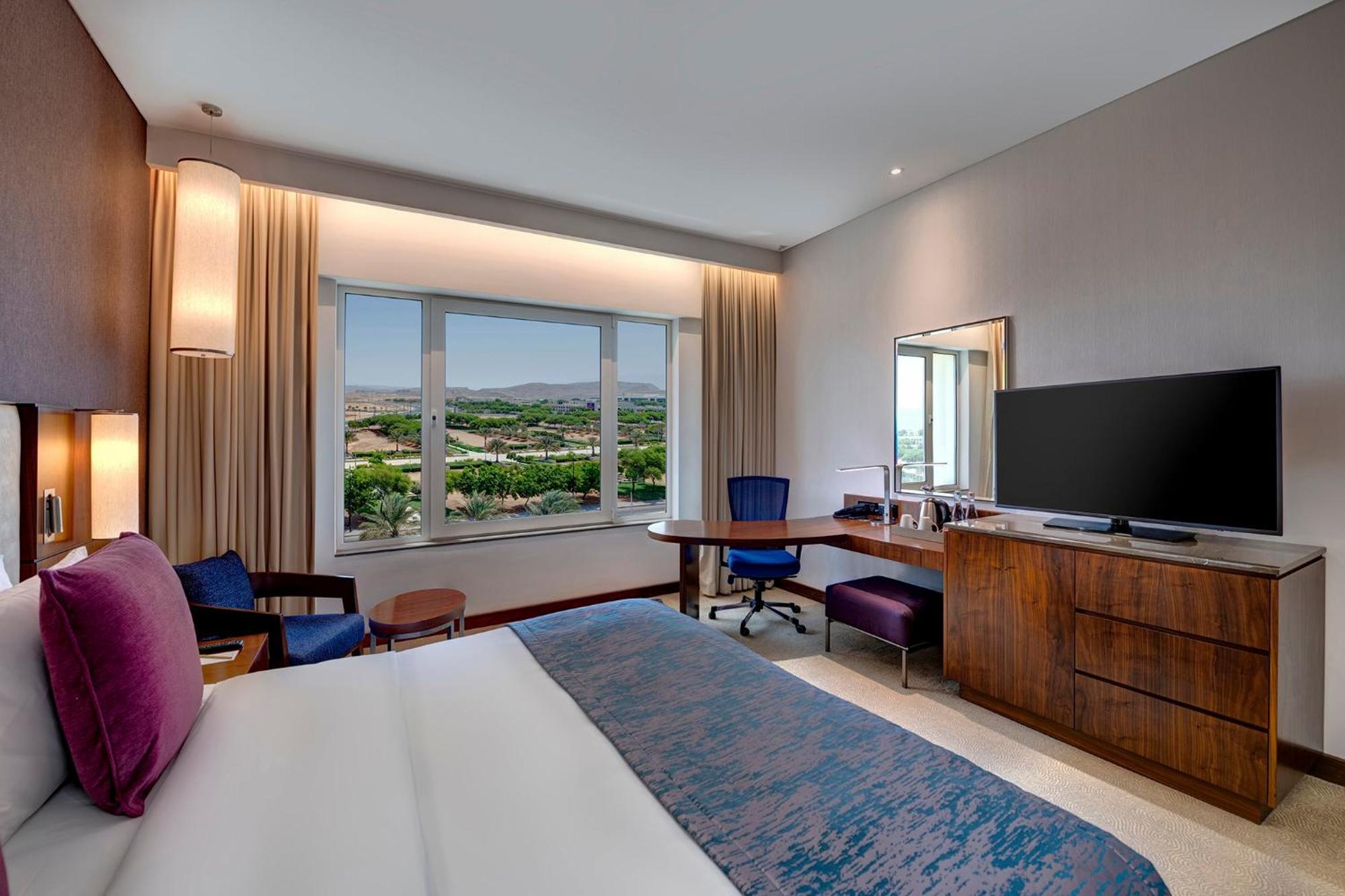 Crowne Plaza Ocec By Ihg Hotel